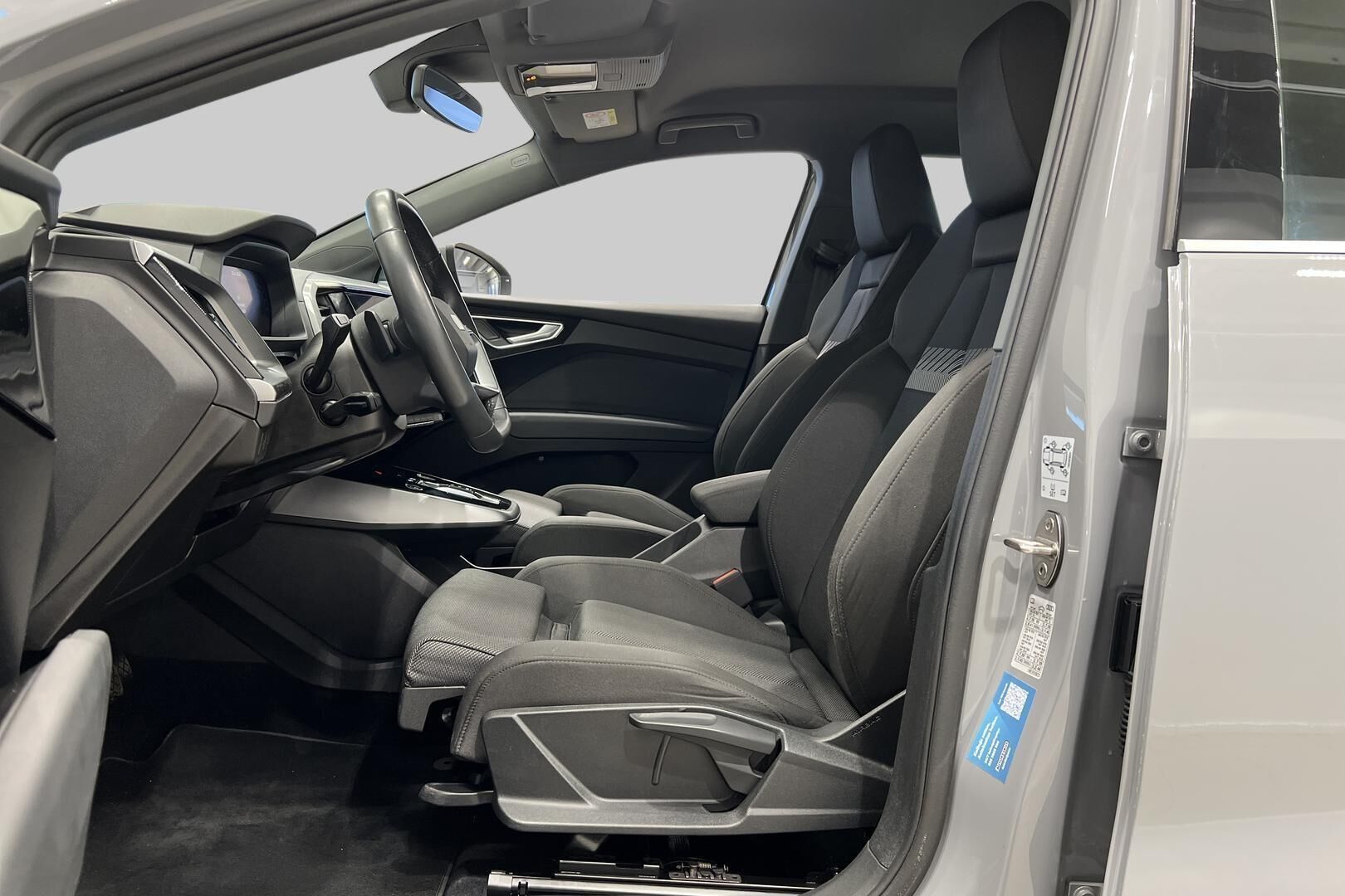 Audi Q4 e-tron iso kuva 9