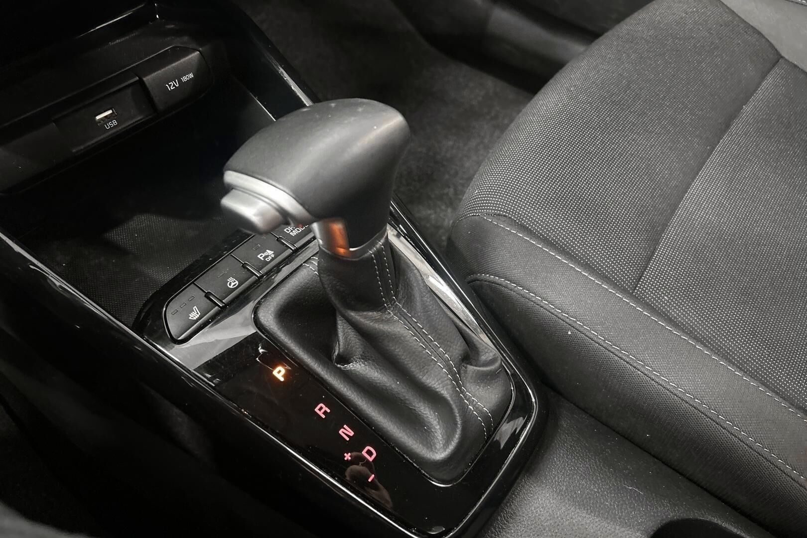 Kia Rio iso kuva 16