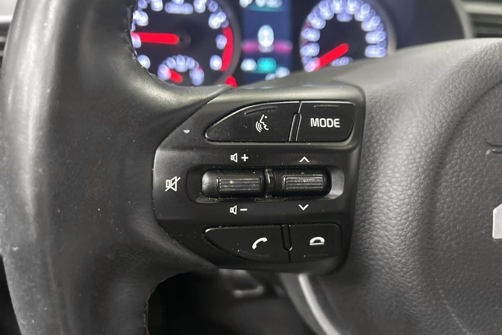 Kia Rio iso kuva 18
