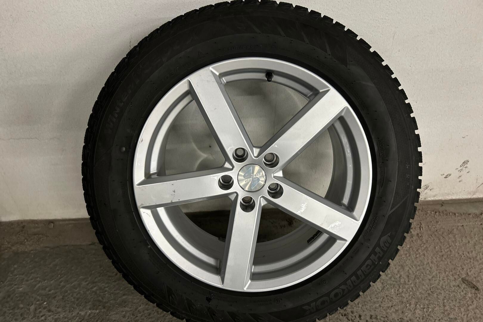 Volkswagen ID. Buzz iso kuva 27