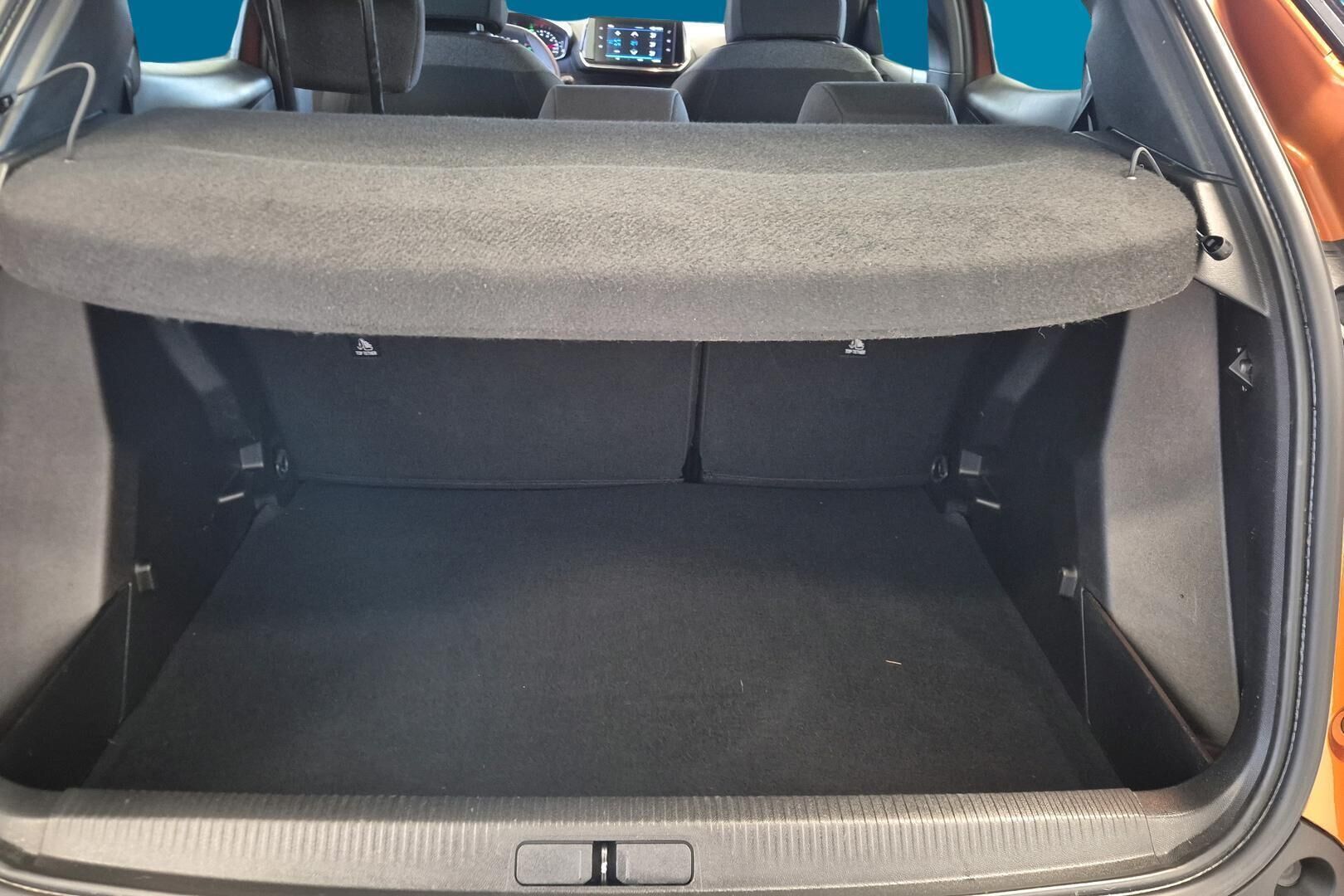 Peugeot 2008 iso kuva 11