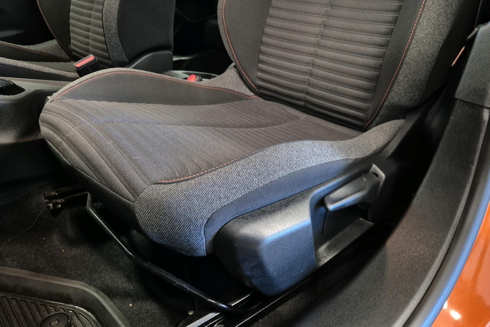 Peugeot 2008 iso kuva 20