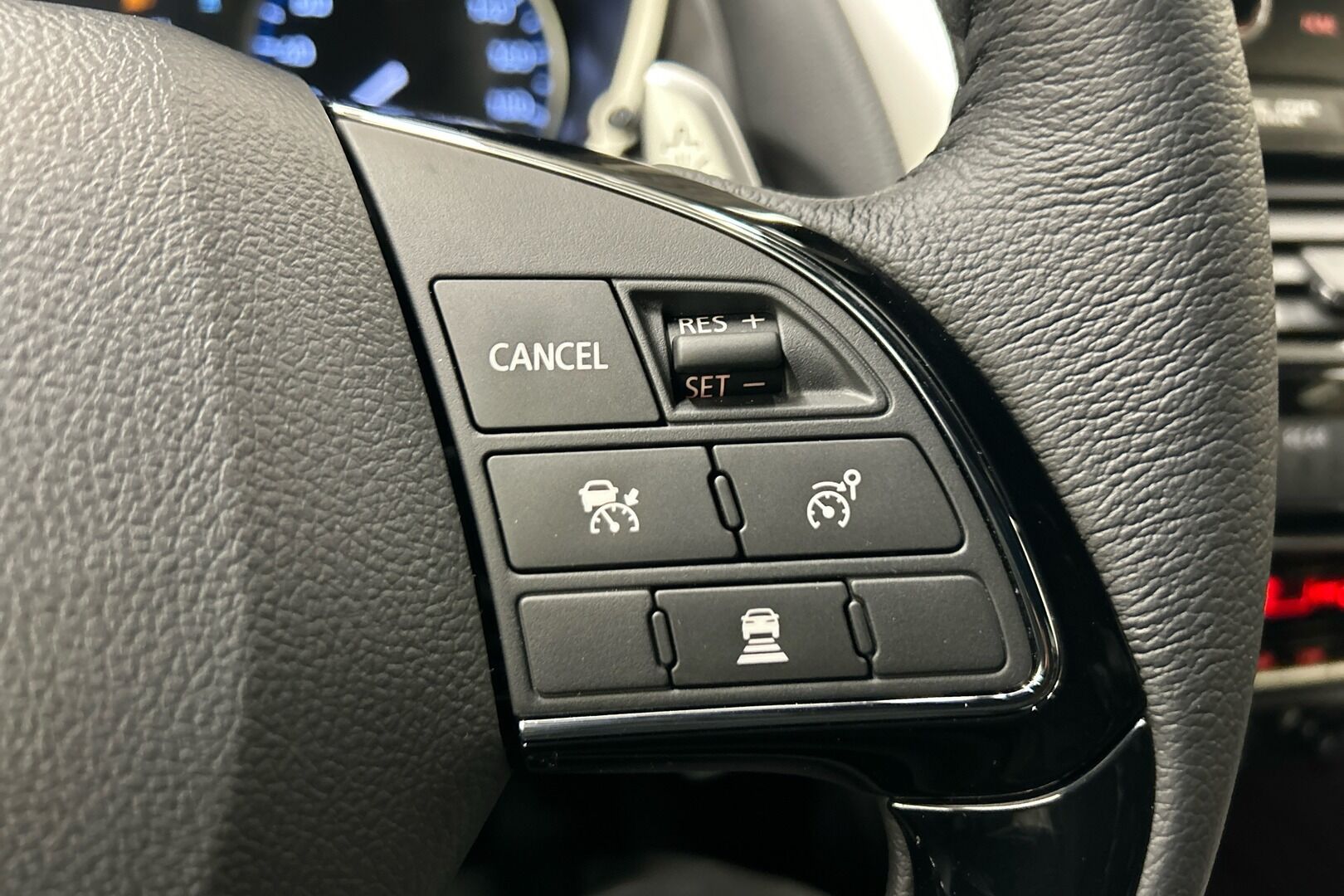 Mitsubishi Eclipse Cross iso kuva 13