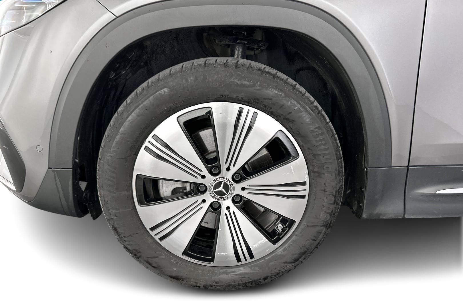 Mercedes-Benz EQB iso kuva 13