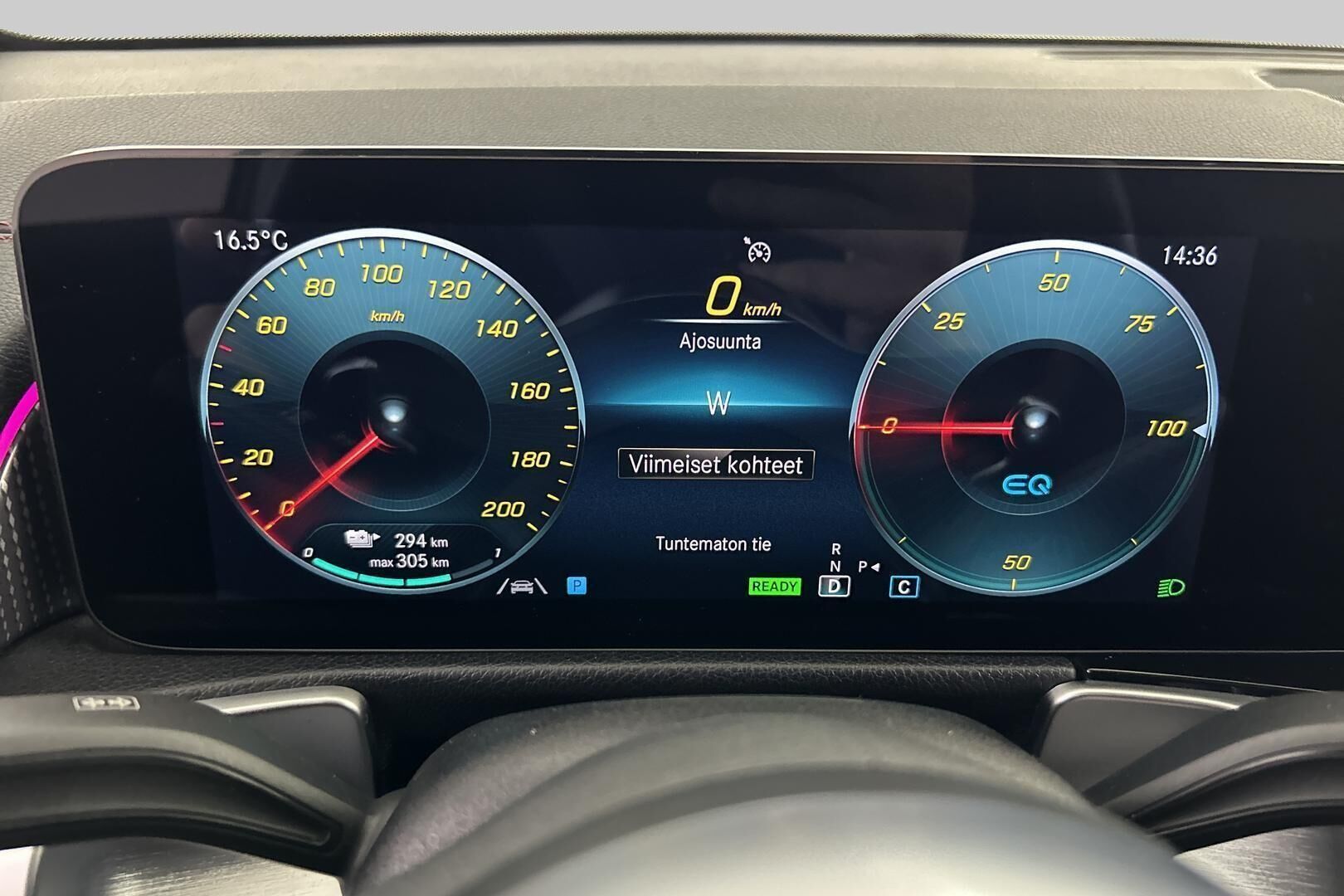 Mercedes-Benz EQB iso kuva 14
