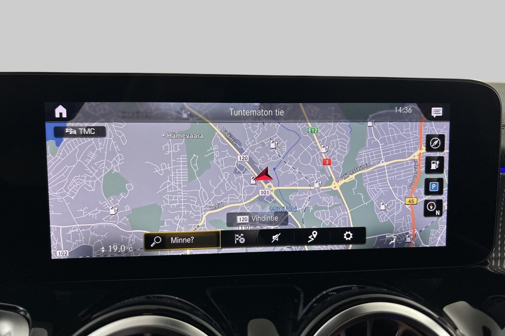 Mercedes-Benz EQB iso kuva 15
