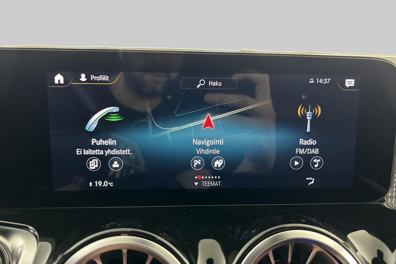 Mercedes-Benz EQB iso kuva 16