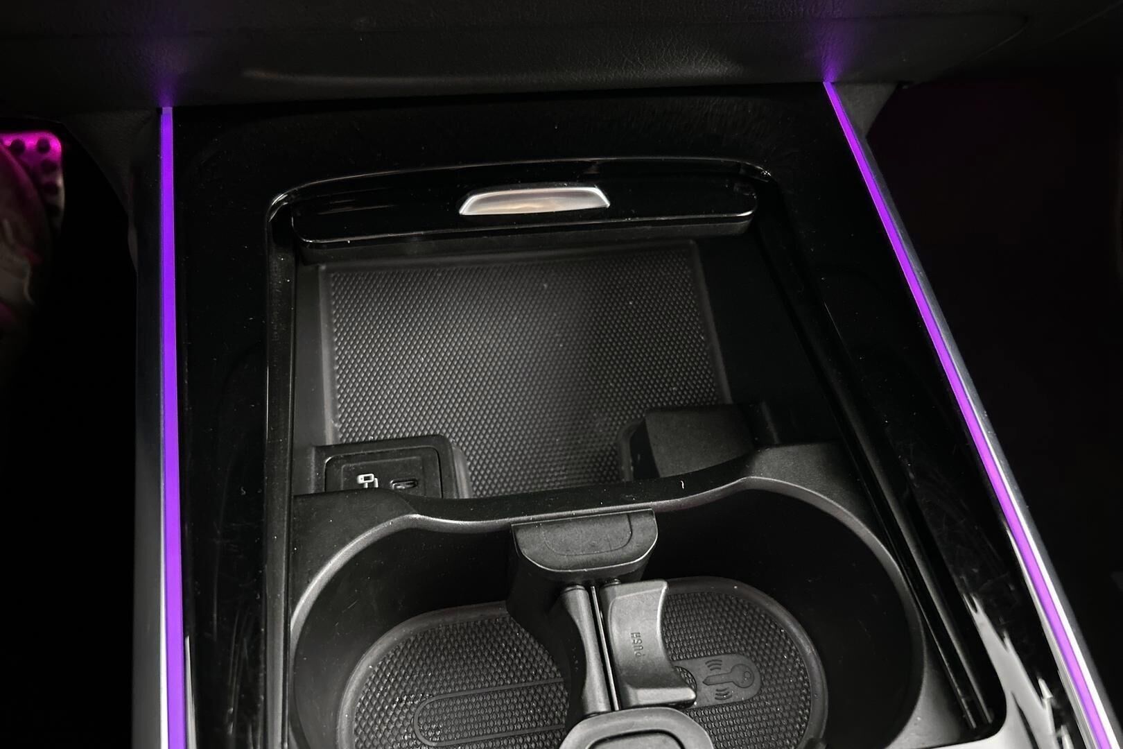 Mercedes-Benz EQB iso kuva 21