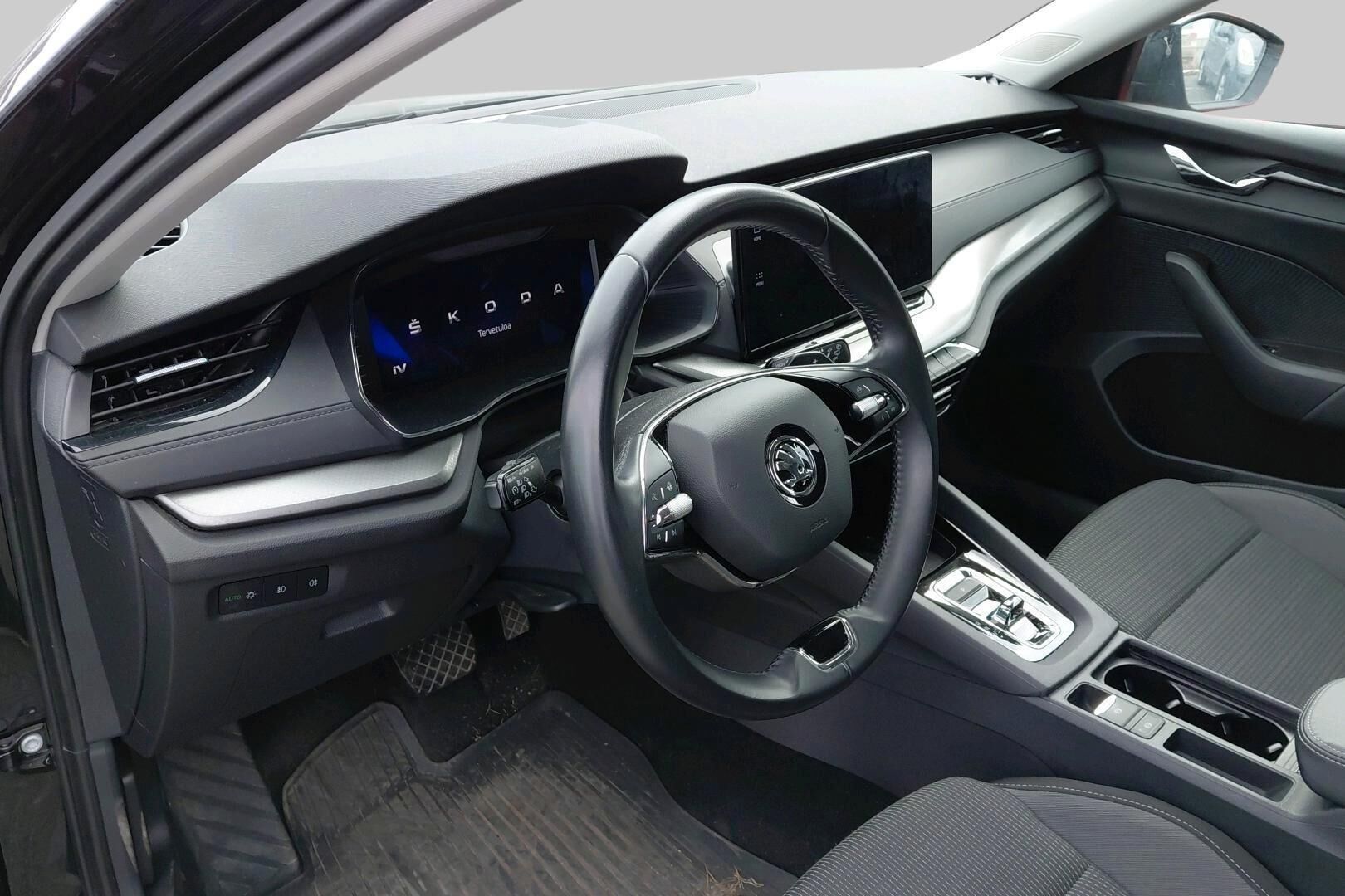 Skoda Octavia iso kuva 2