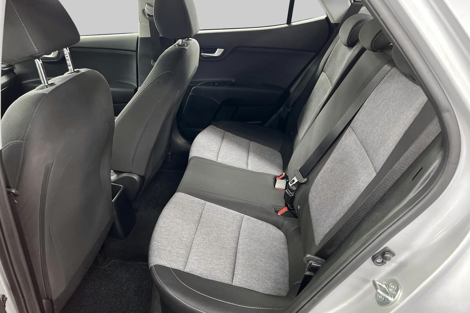 KIA Stonic iso kuva 10