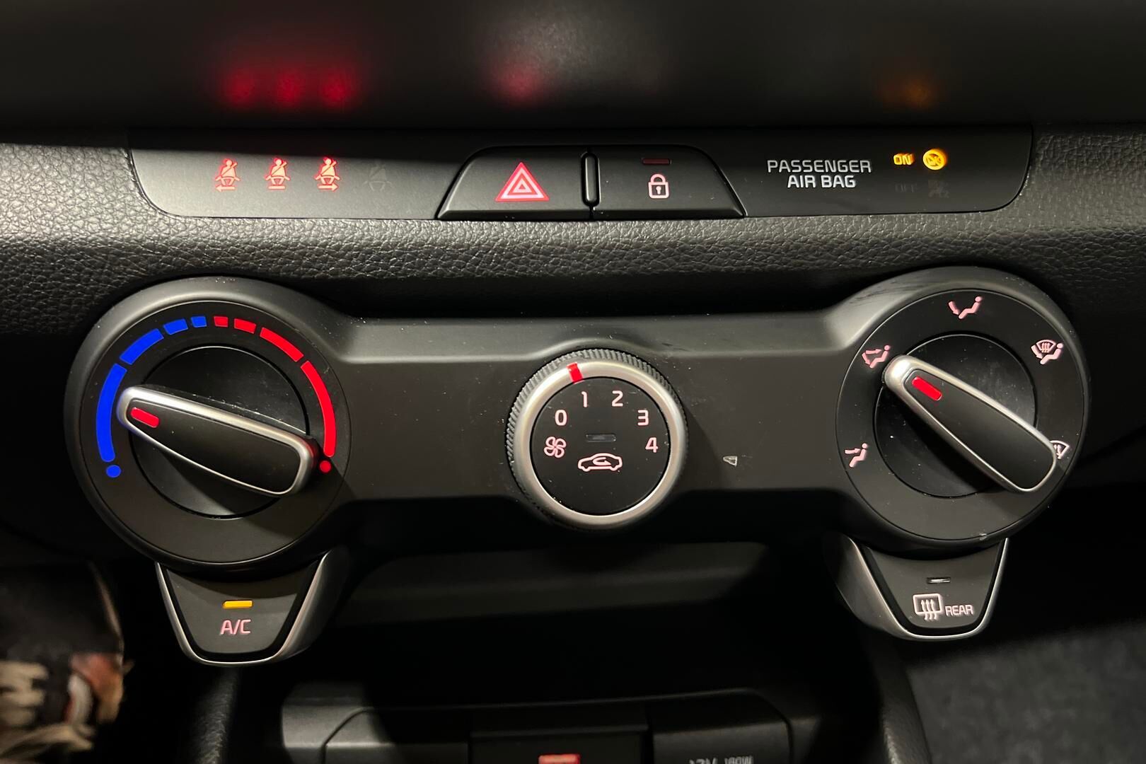KIA Stonic iso kuva 16