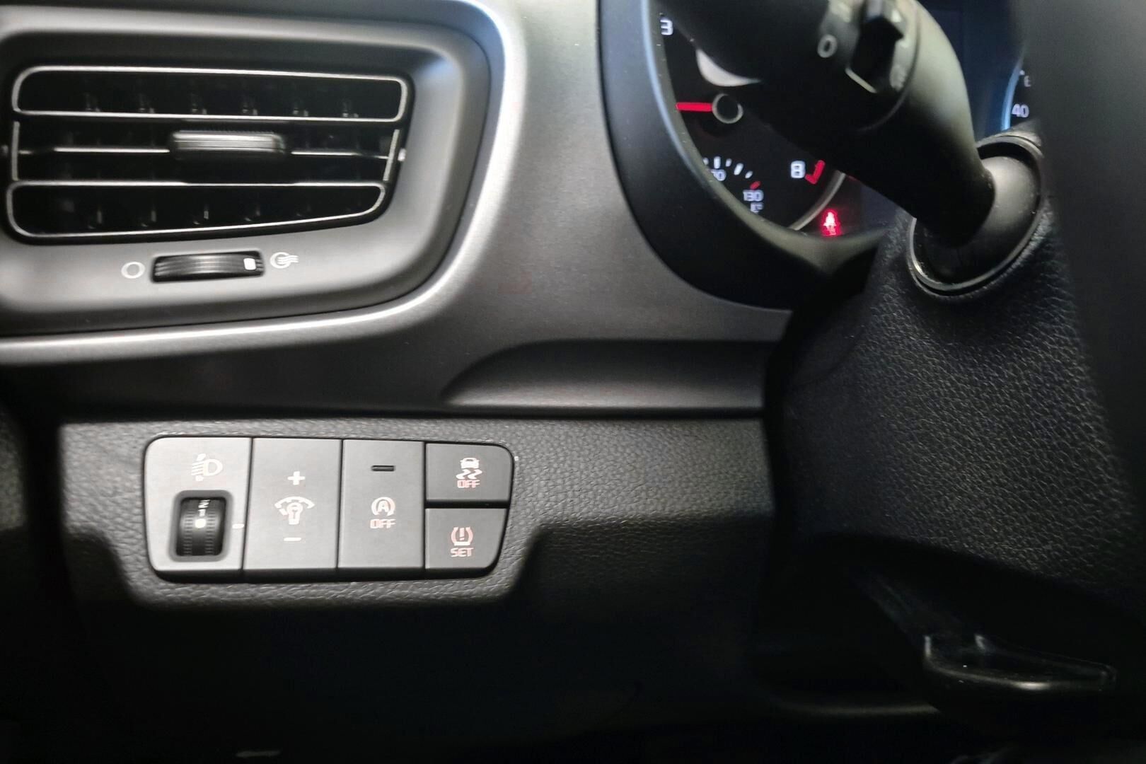 Kia Stonic iso kuva 21