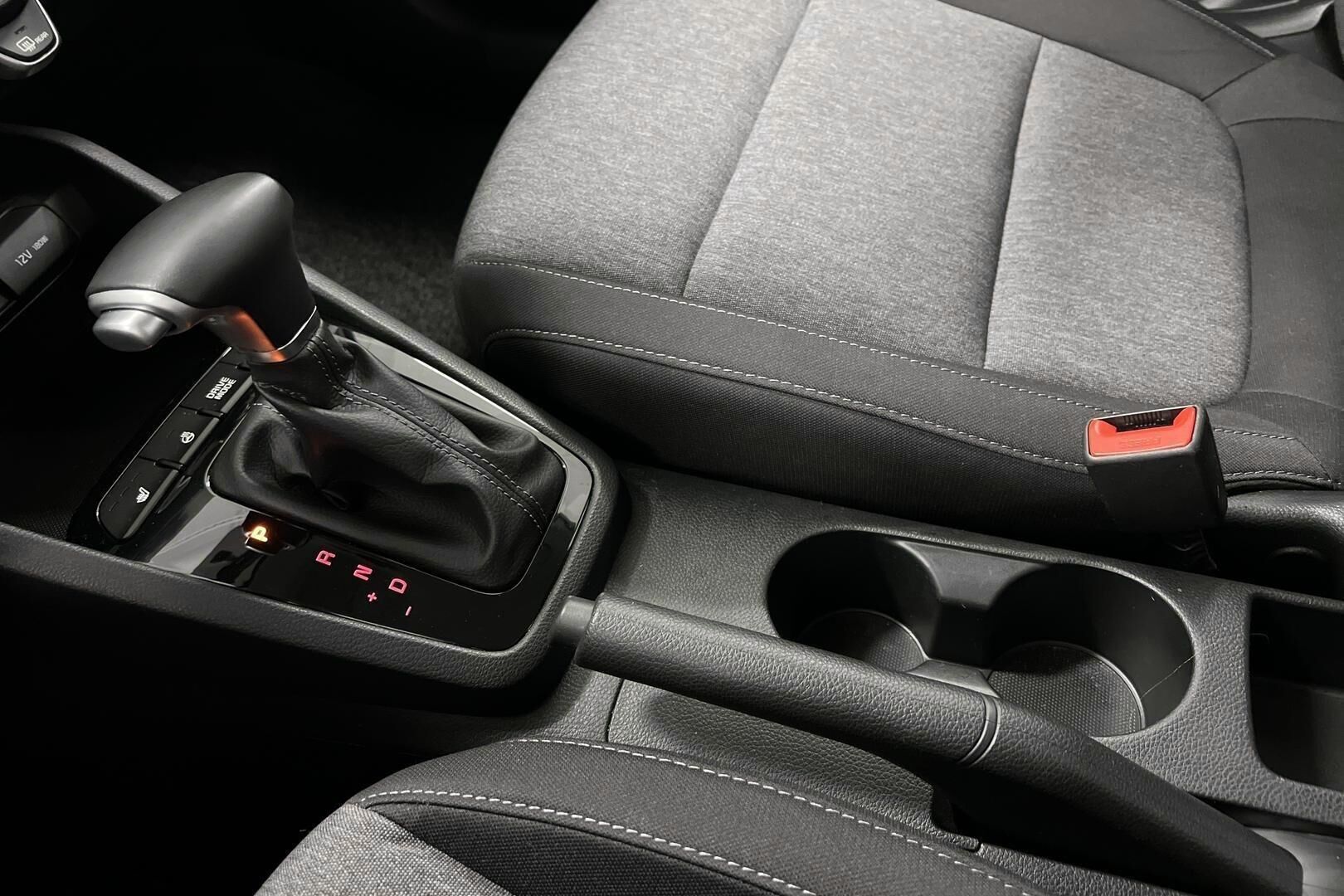 Kia Stonic iso kuva 15