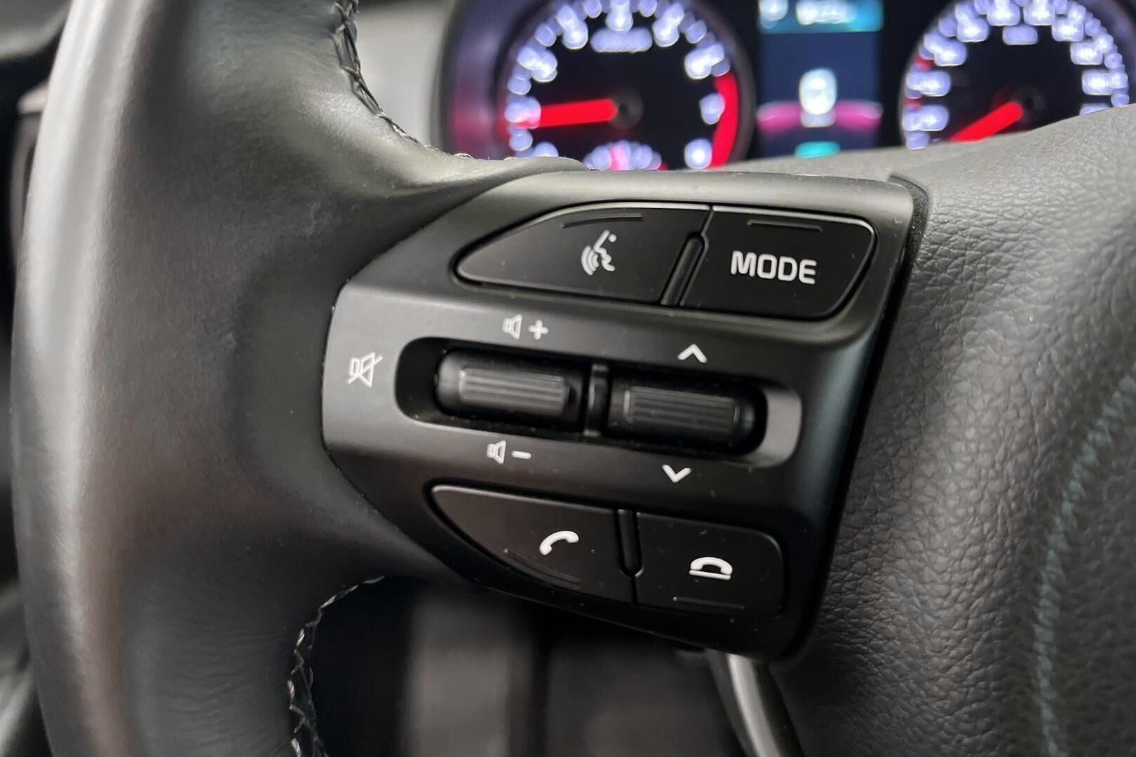 Kia Stonic iso kuva 16