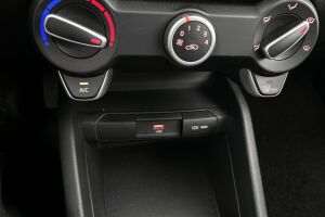 Kia Stonic esikatselu 18