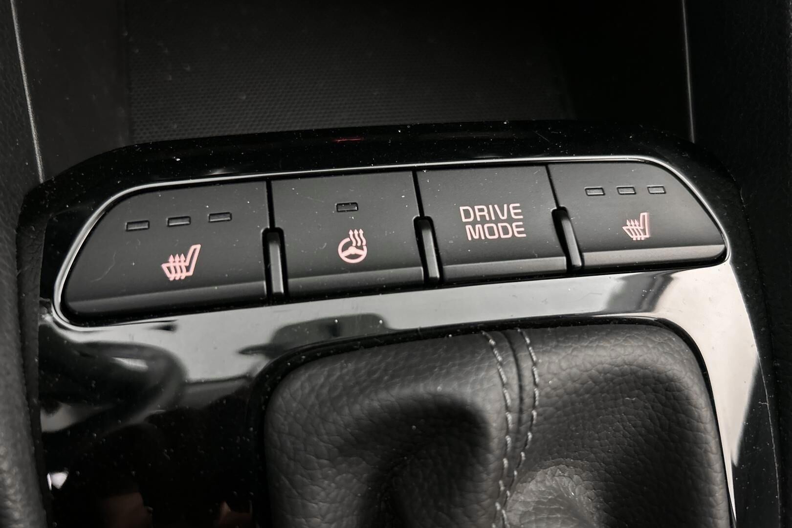 Kia Stonic iso kuva 19