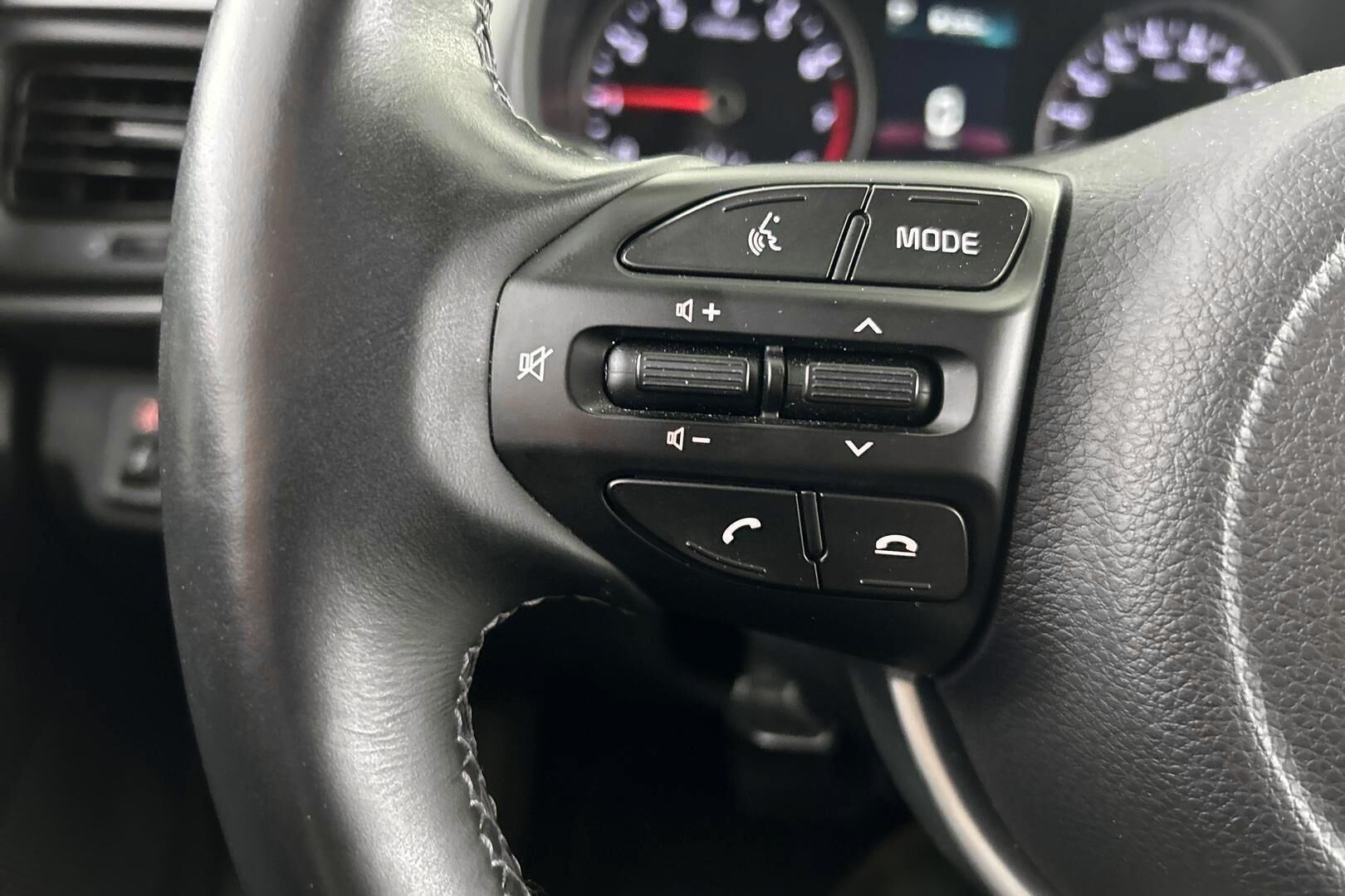 Kia Stonic iso kuva 21