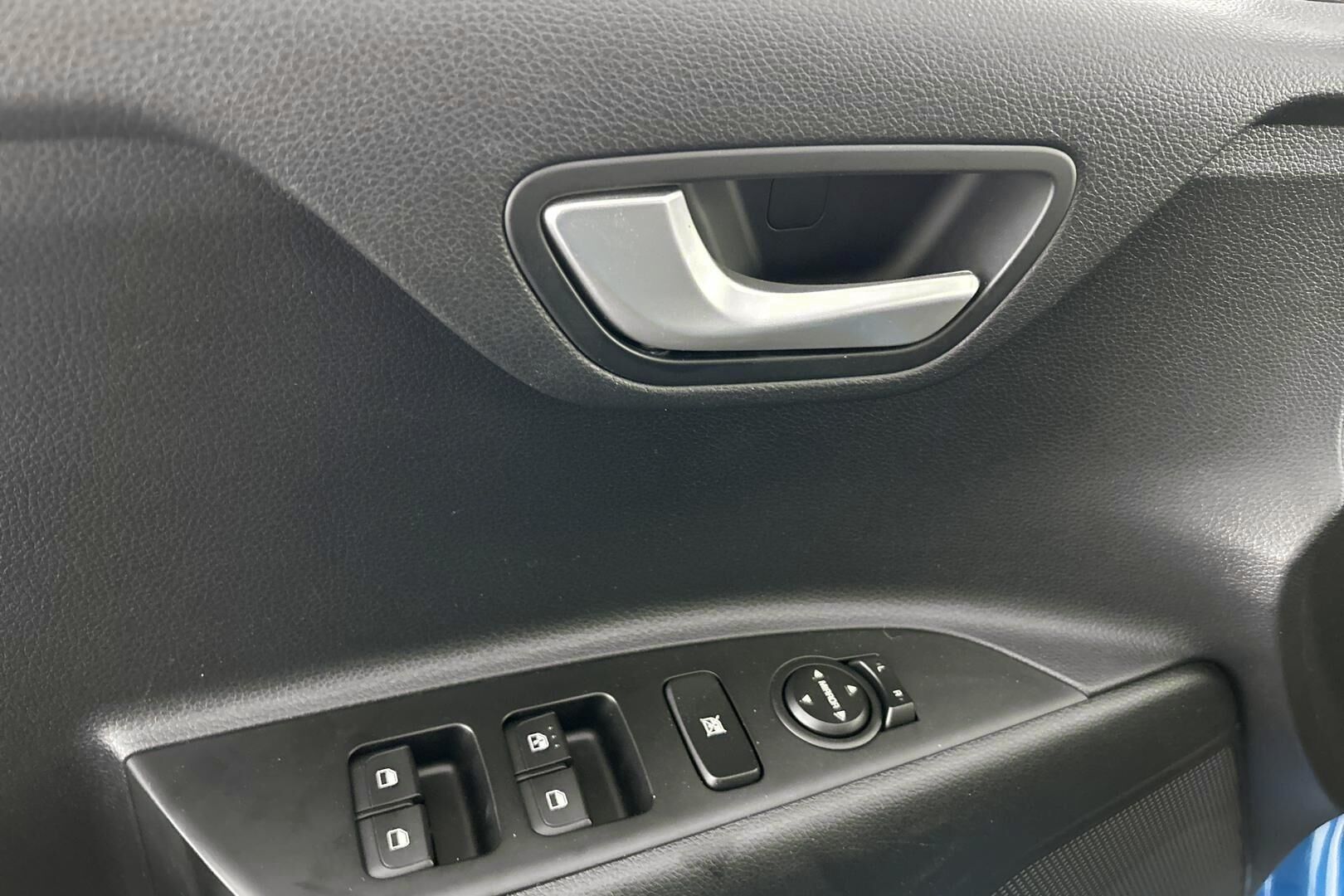 Kia Stonic iso kuva 24