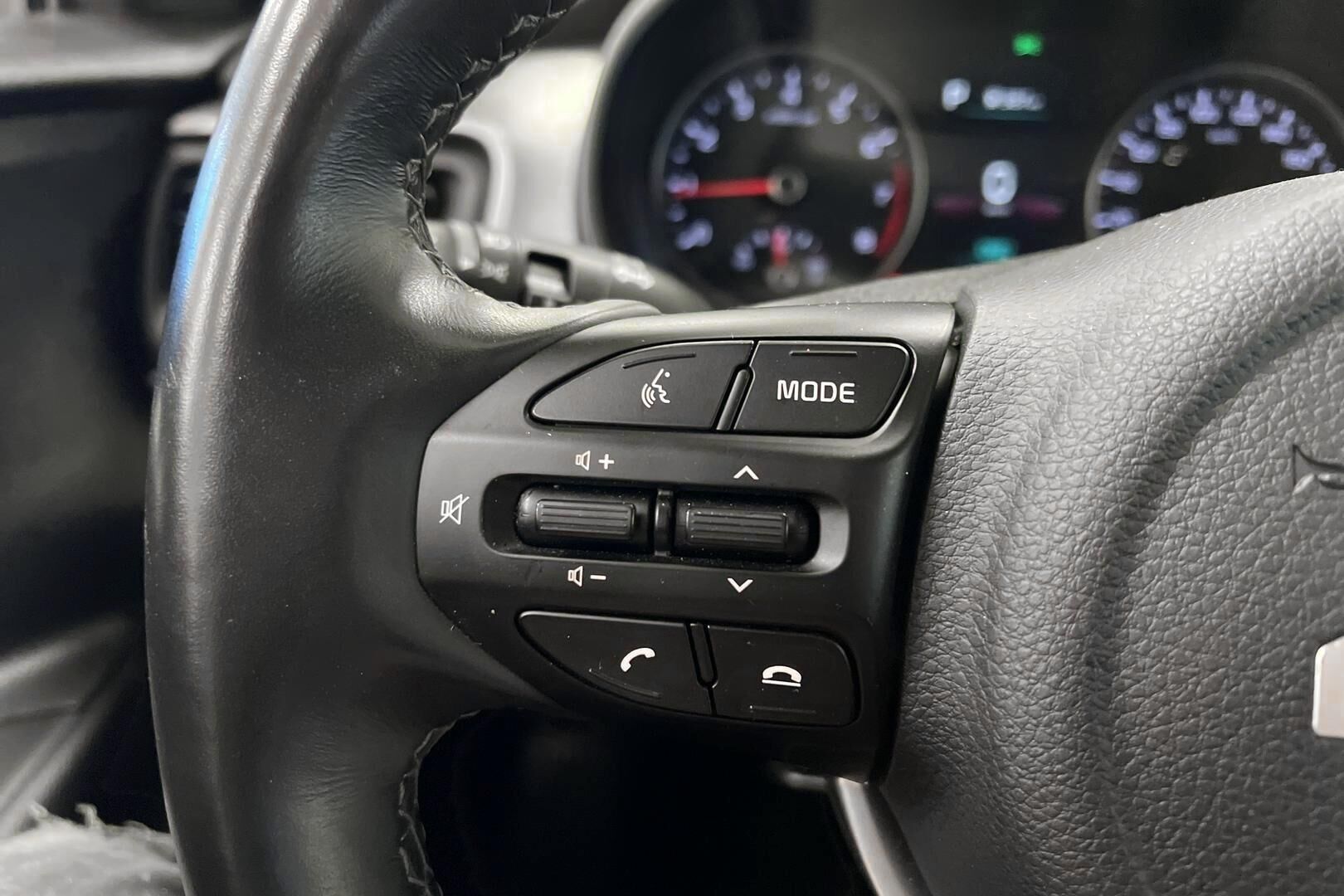 Kia Stonic iso kuva 19