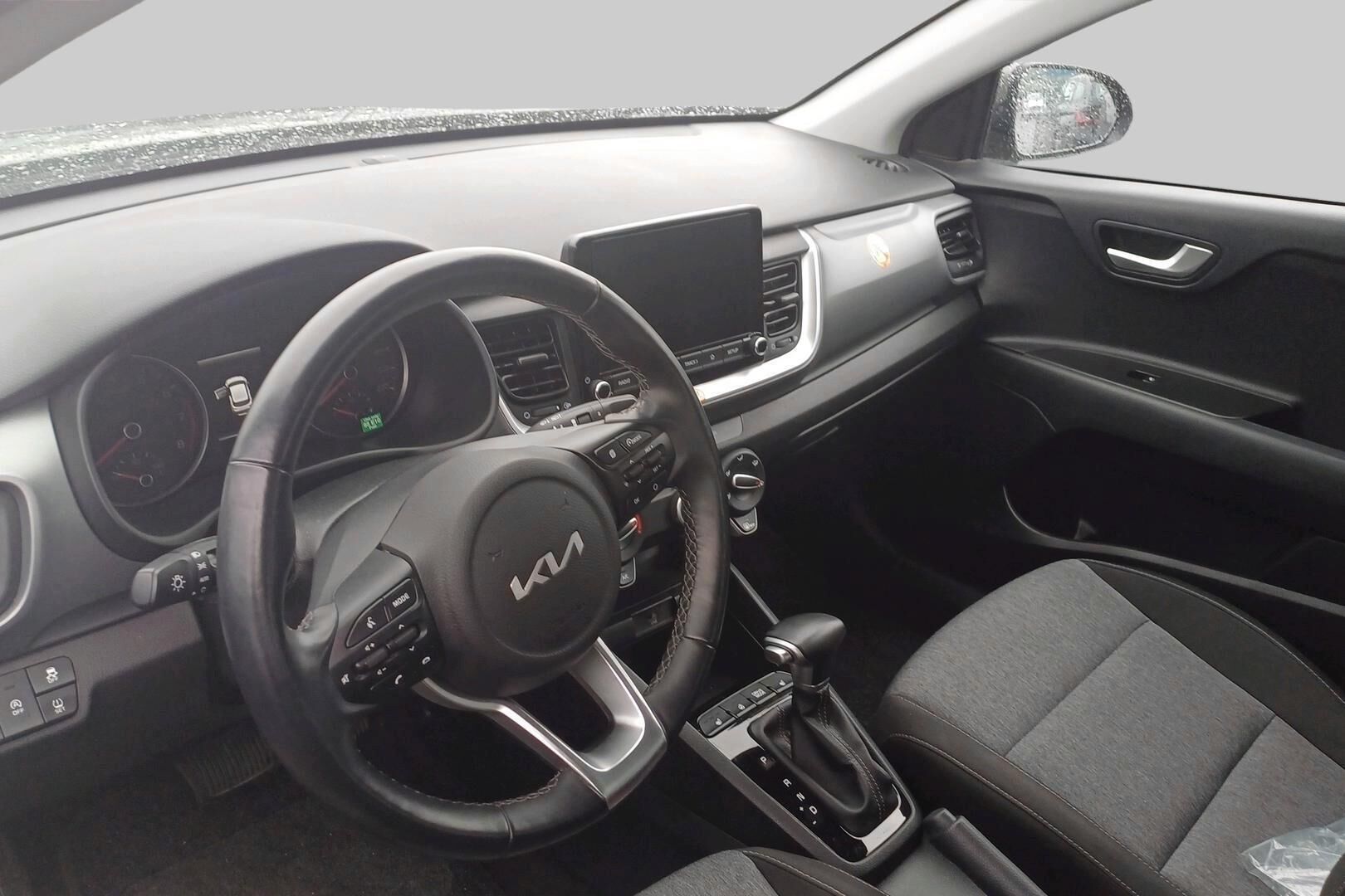 Kia Stonic iso kuva 3