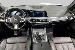 BMW X5 esikatselu 11