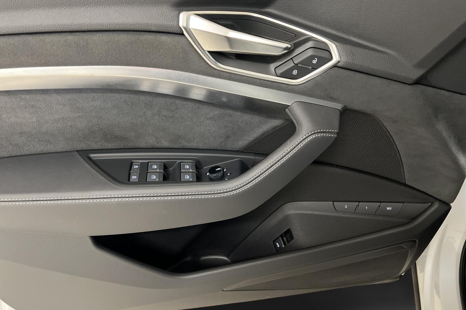 Audi Q8 e-tron iso kuva 20