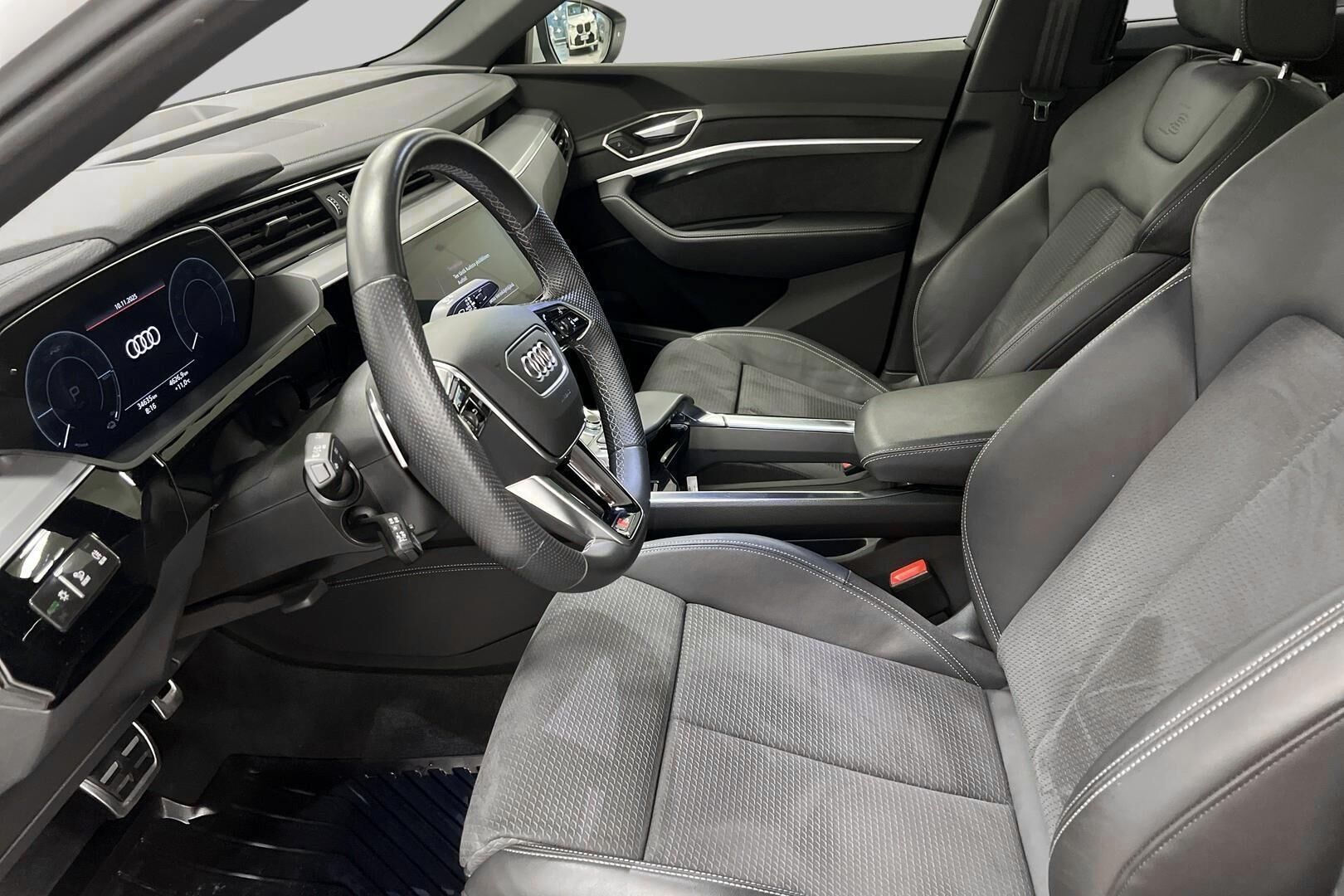 Audi Q8 e-tron iso kuva 9