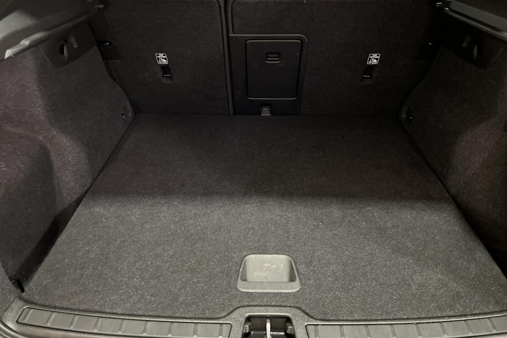 Volvo XC40 iso kuva 12