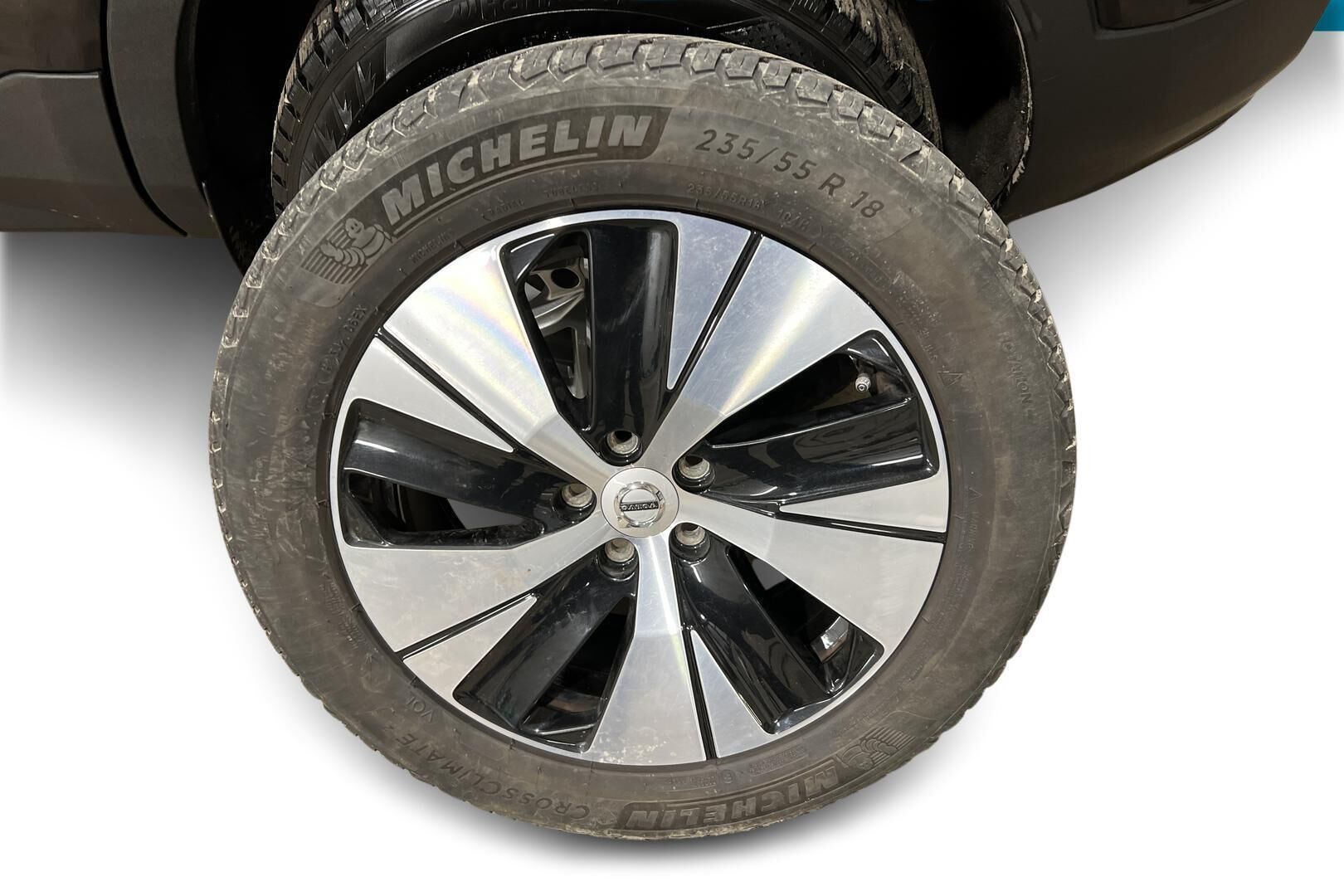 Volvo XC40 iso kuva 22