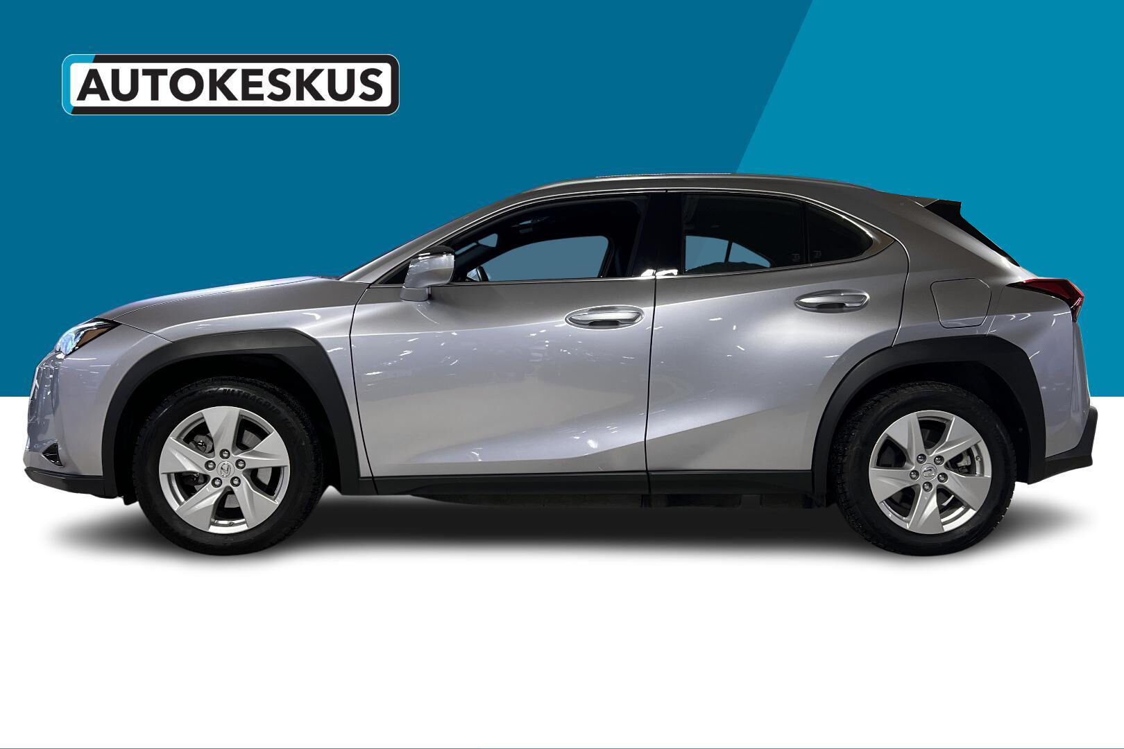 Lexus UX iso kuva 8