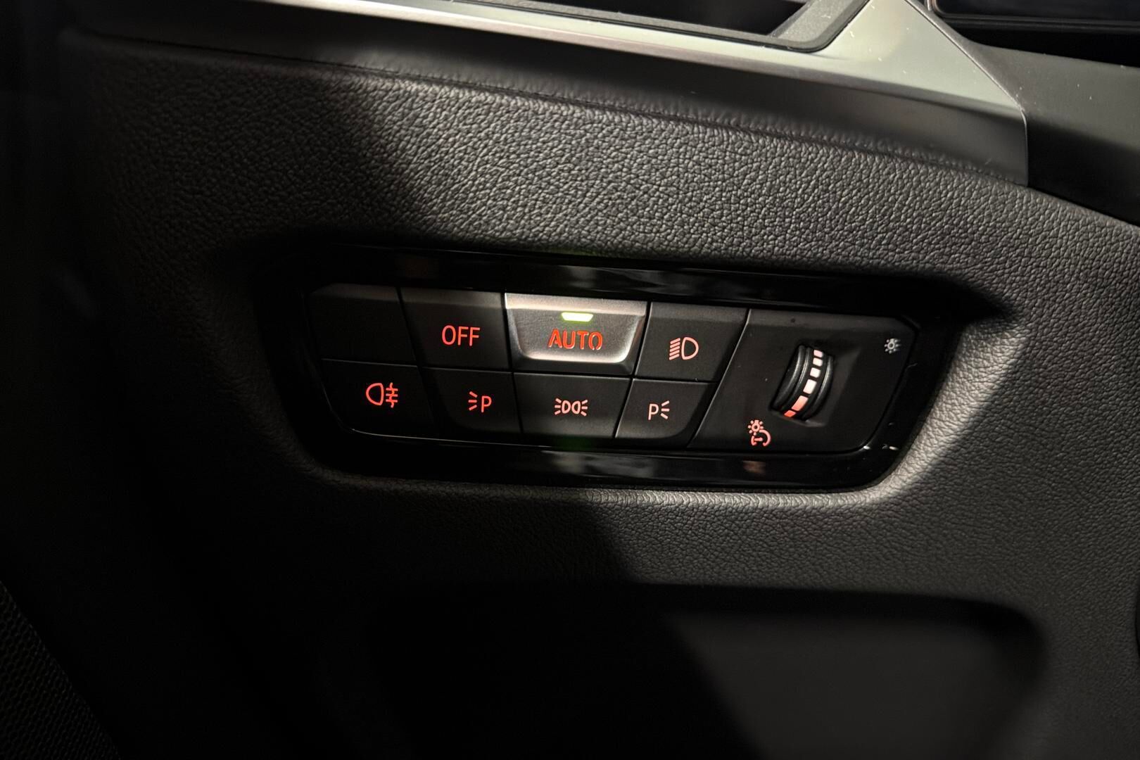 BMW I4 M50 iso kuva 16