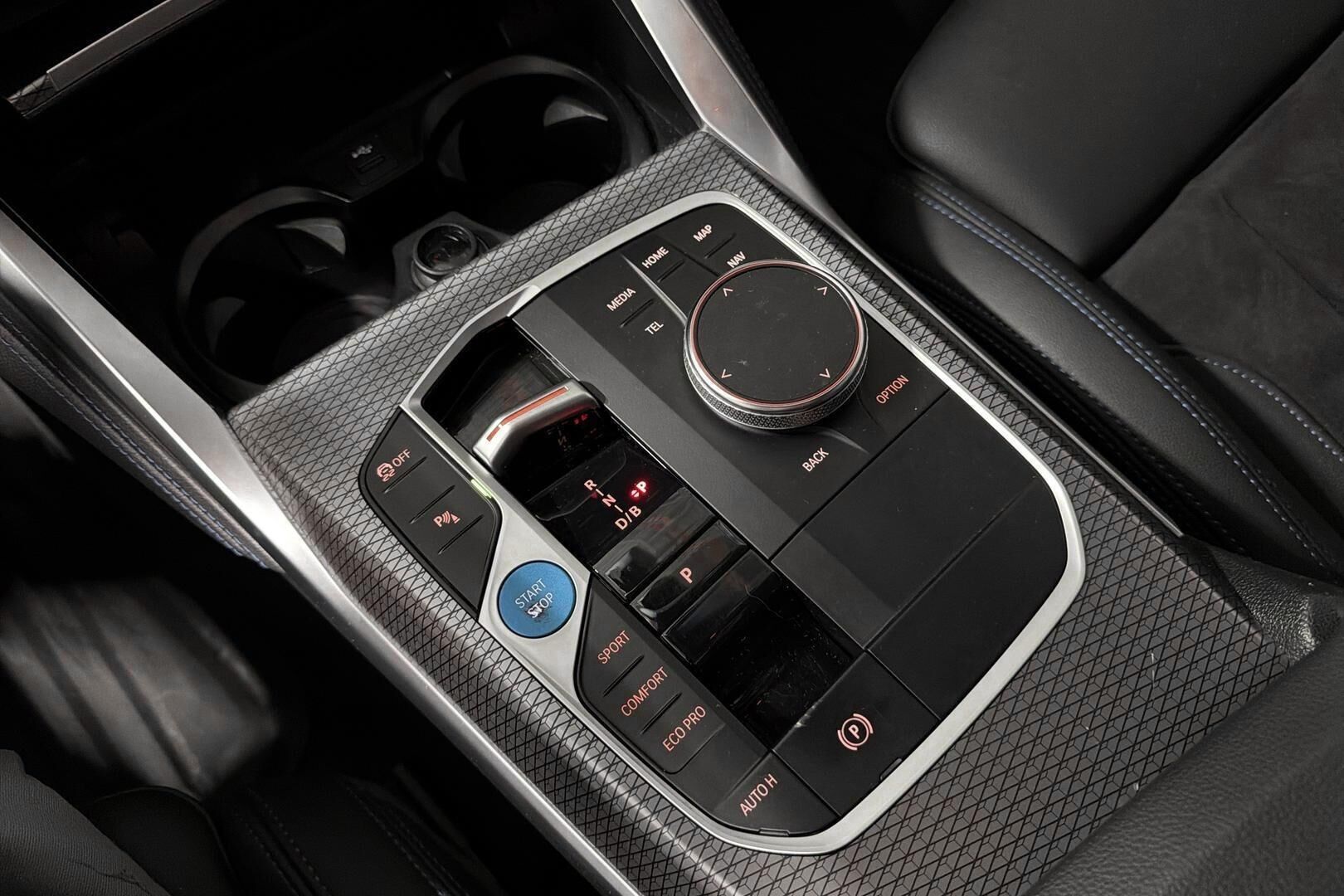 BMW I4 M50 iso kuva 24