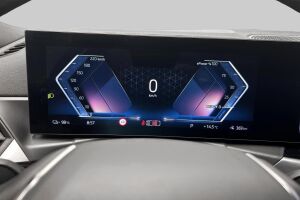 BMW i4 esikatselu 13