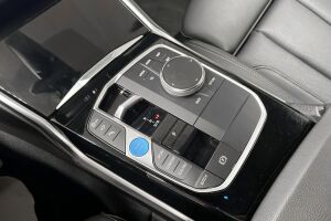 BMW i4 esikatselu 15