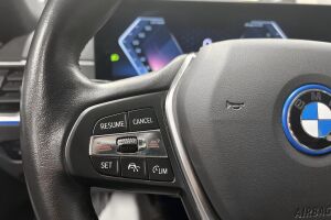 BMW i4 esikatselu 23
