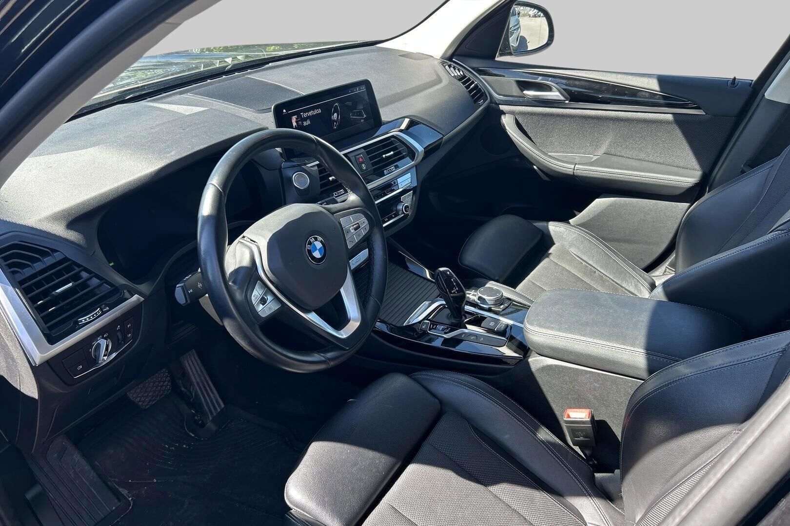 BMW X3 iso kuva 2