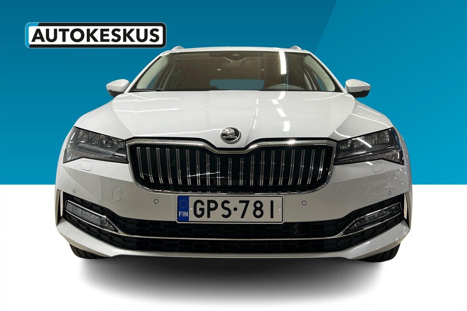 Skoda Superb iso kuva 3