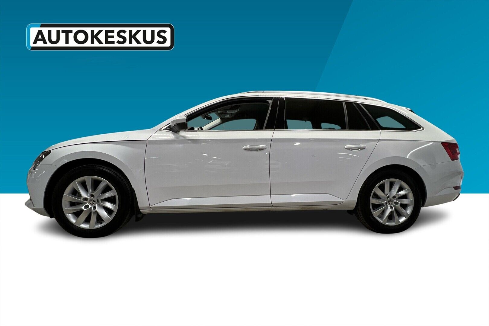 Skoda Superb iso kuva 4