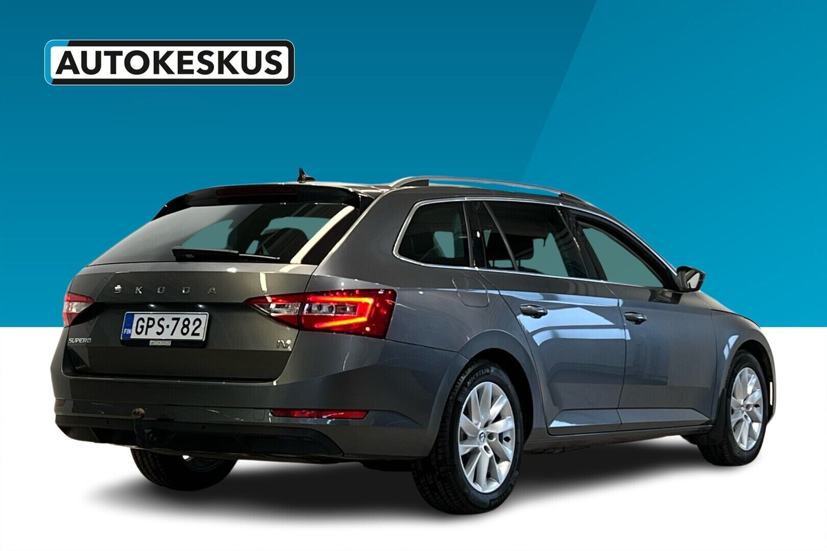 Skoda Superb iso kuva 1