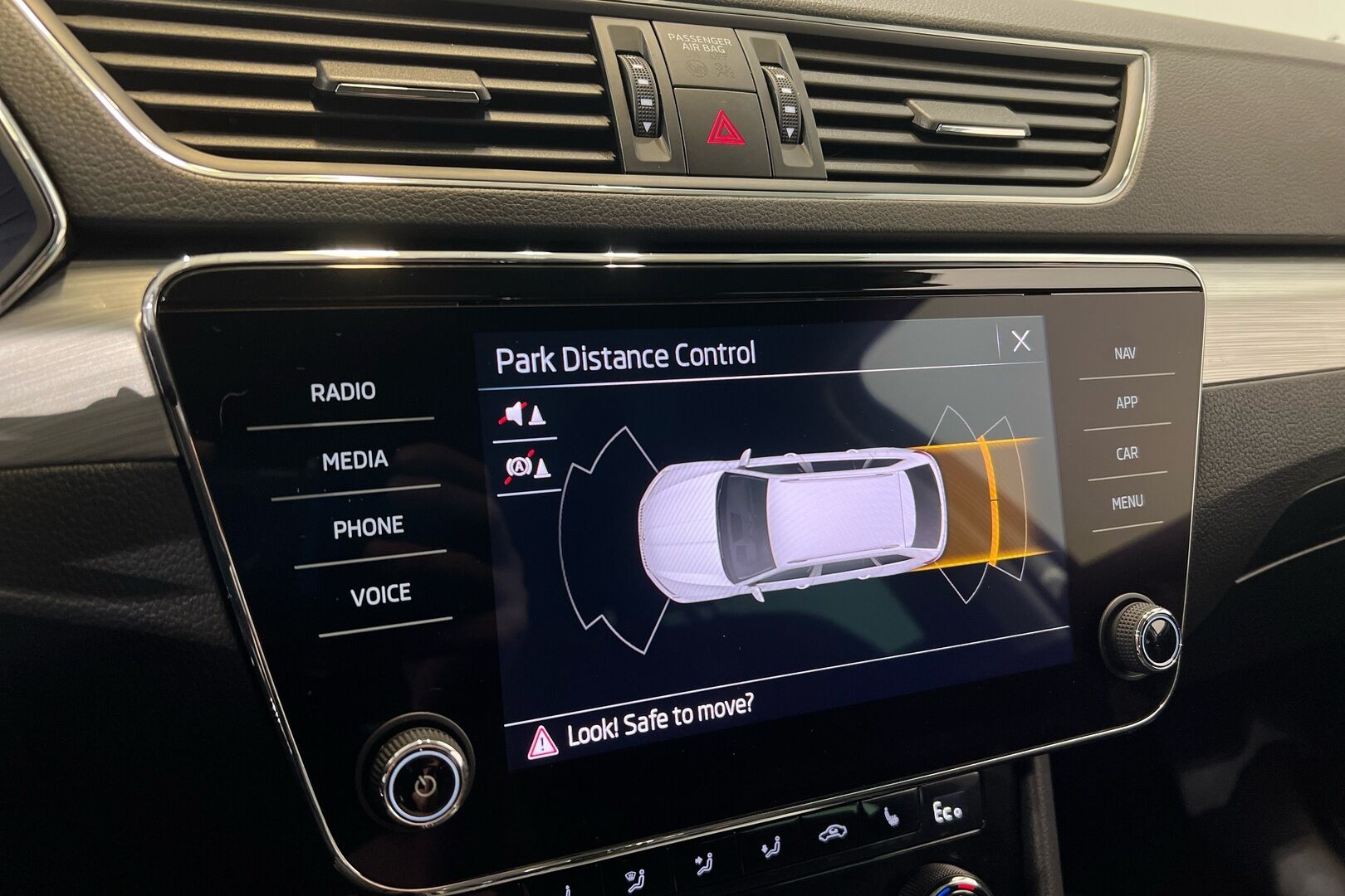 Skoda Superb iso kuva 15