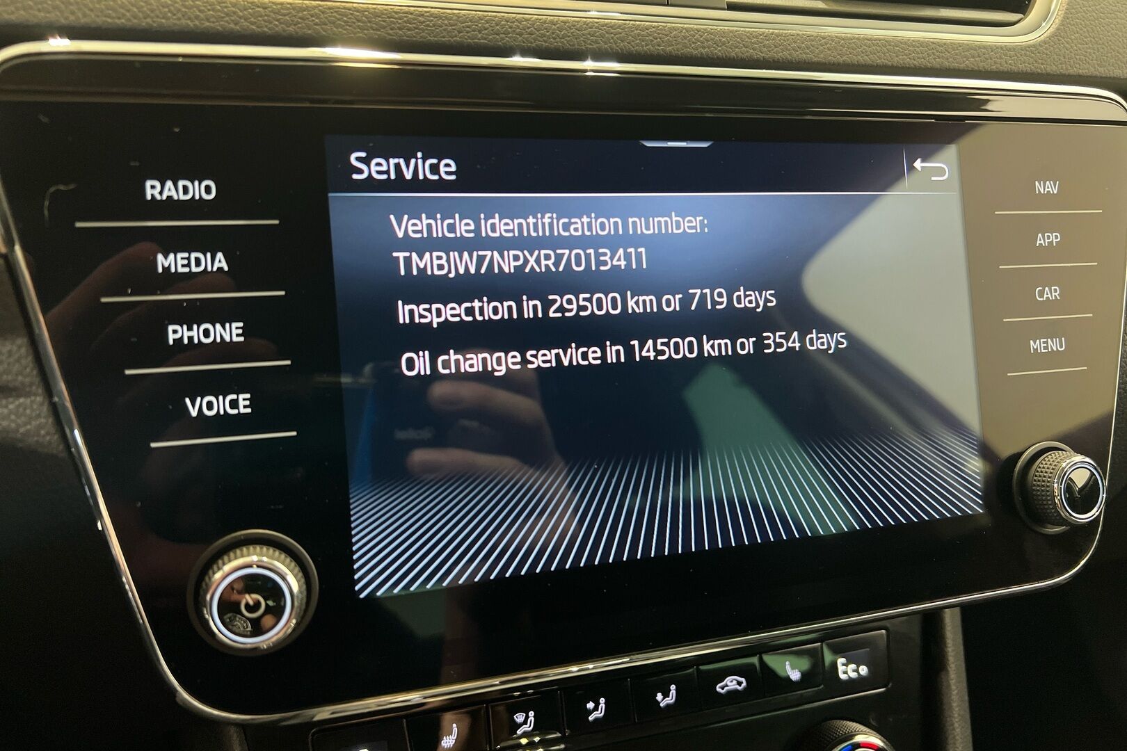Skoda Superb iso kuva 16