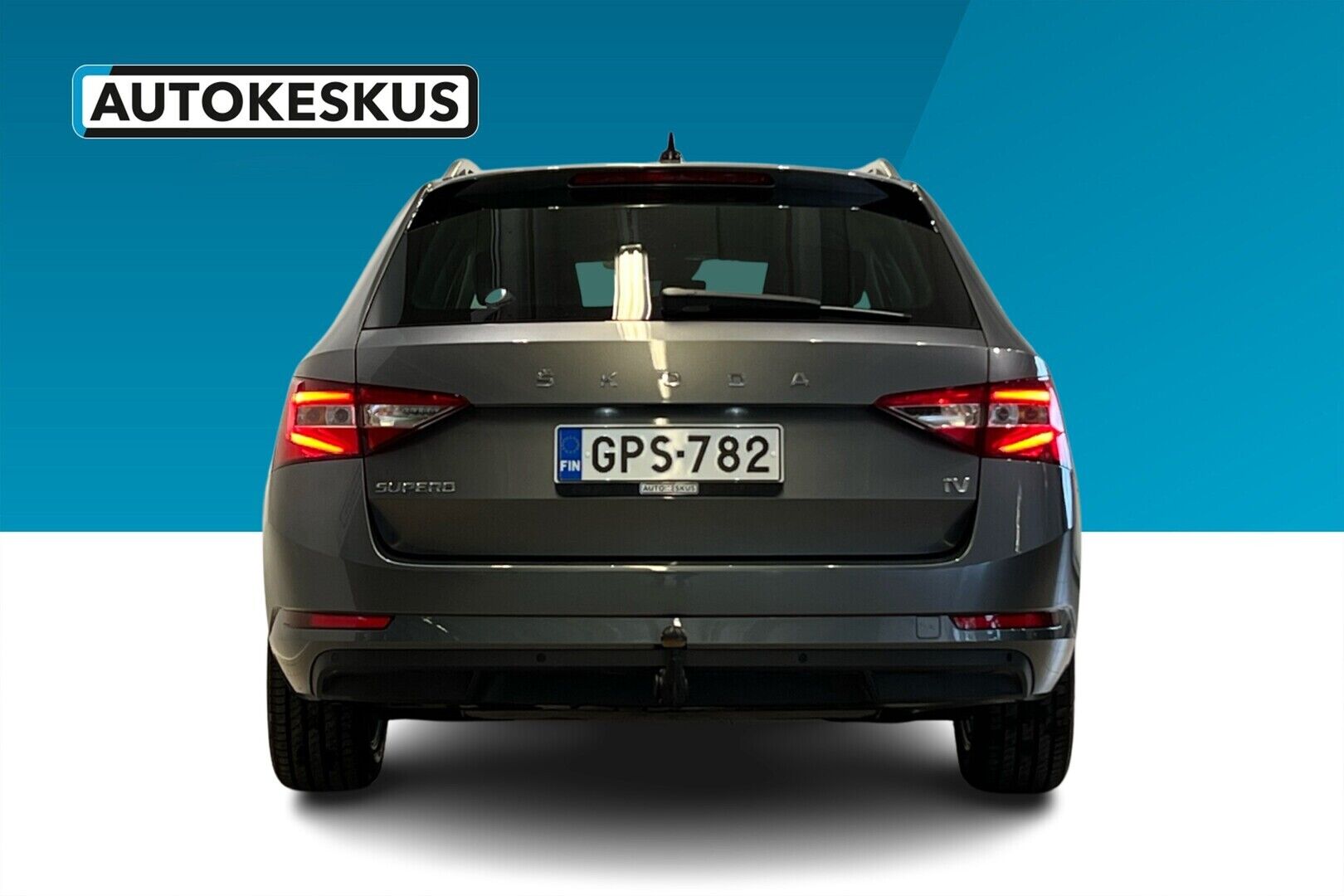 Skoda Superb iso kuva 2