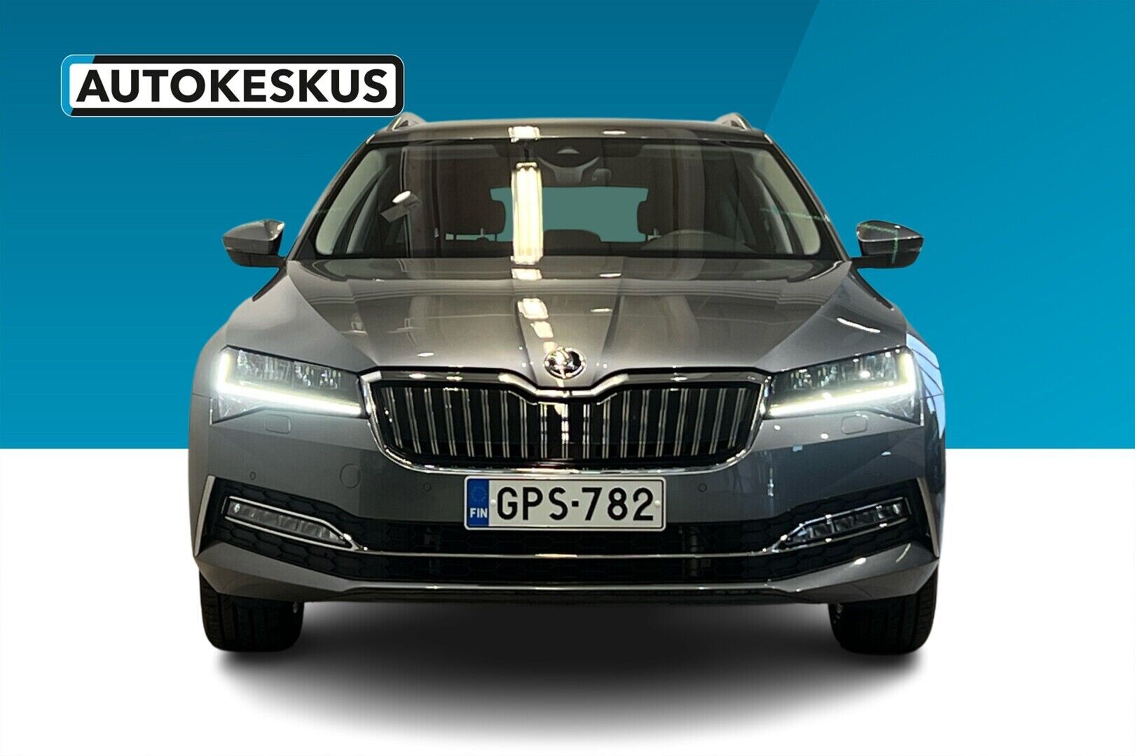 Skoda Superb iso kuva 3