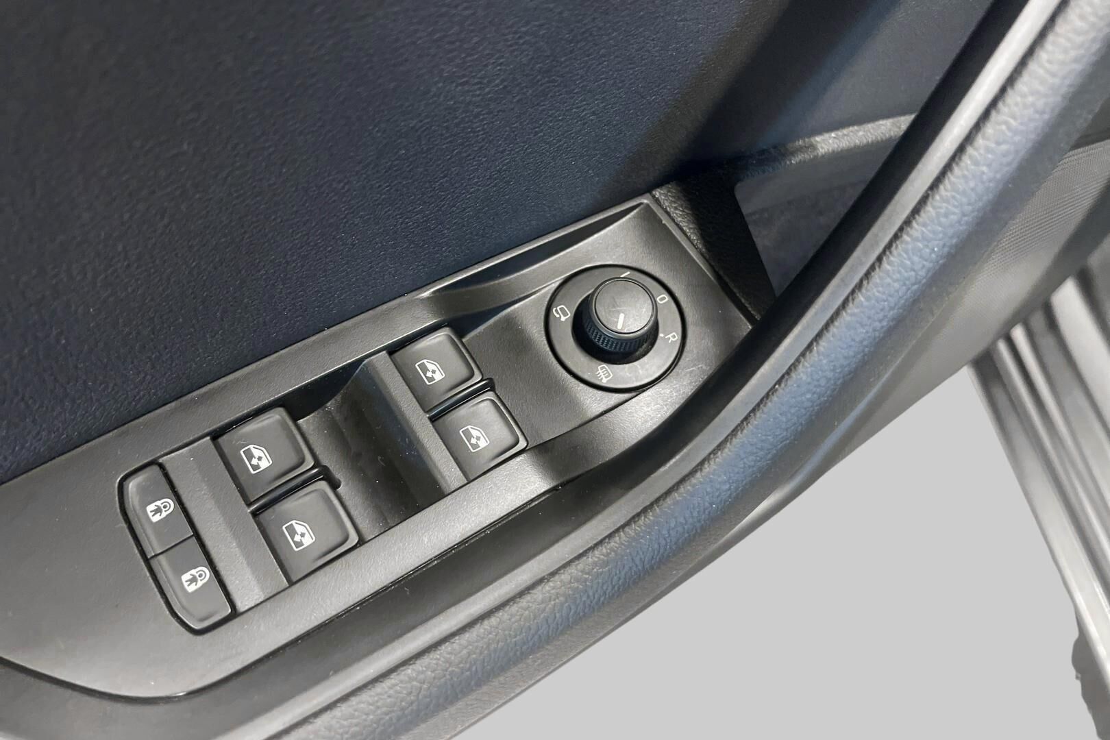 Skoda Superb iso kuva 15