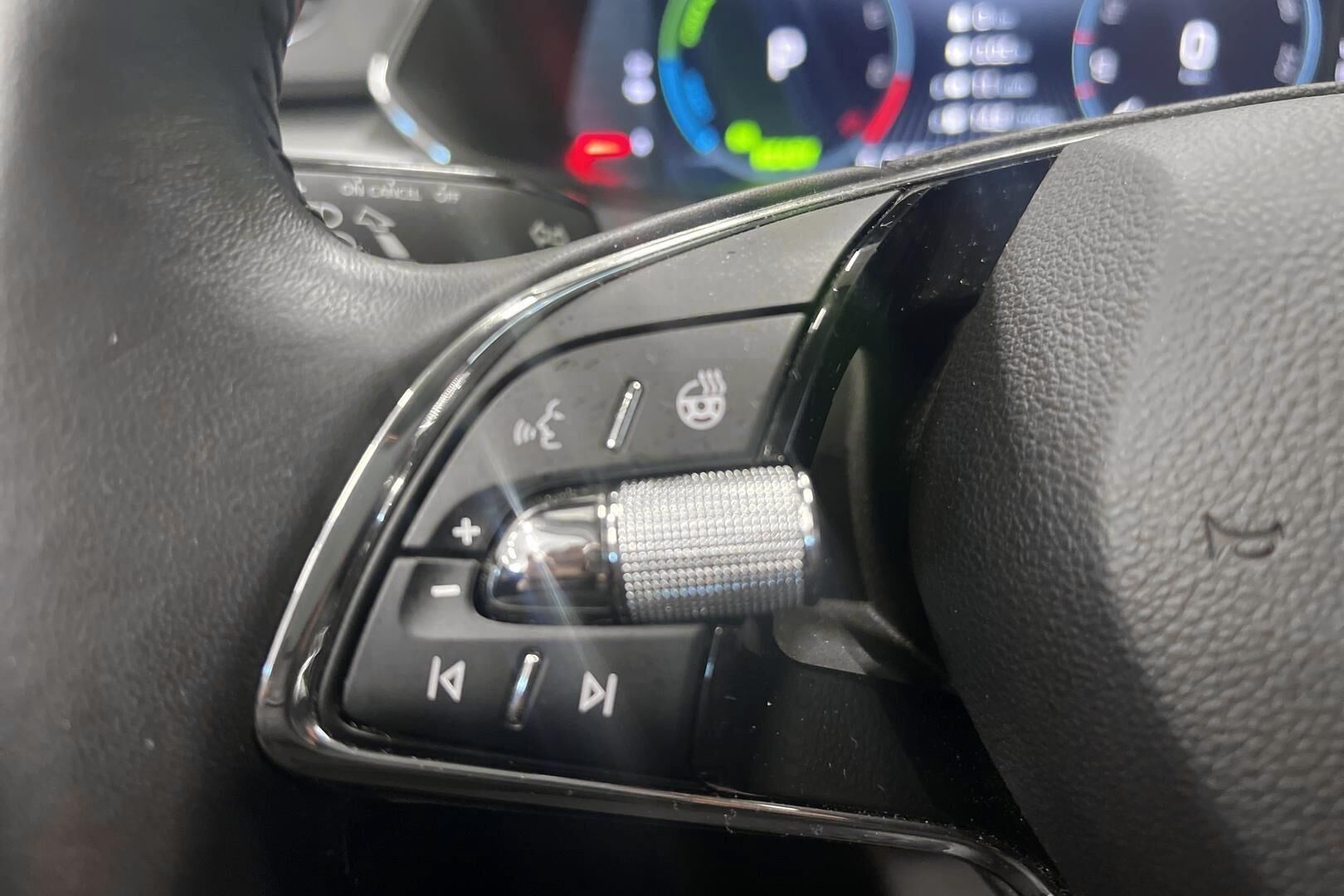 Skoda Superb iso kuva 18
