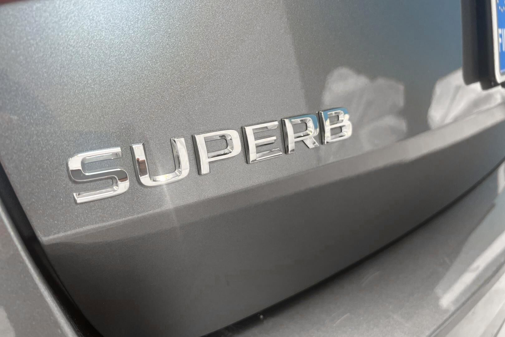 Skoda Superb iso kuva 29