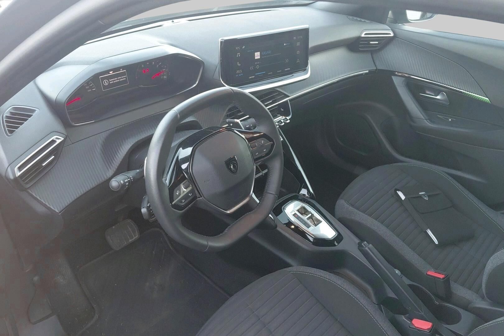 Peugeot 2008 iso kuva 2