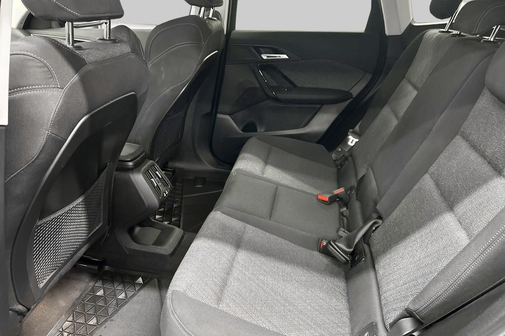 BMW X1 iso kuva 10