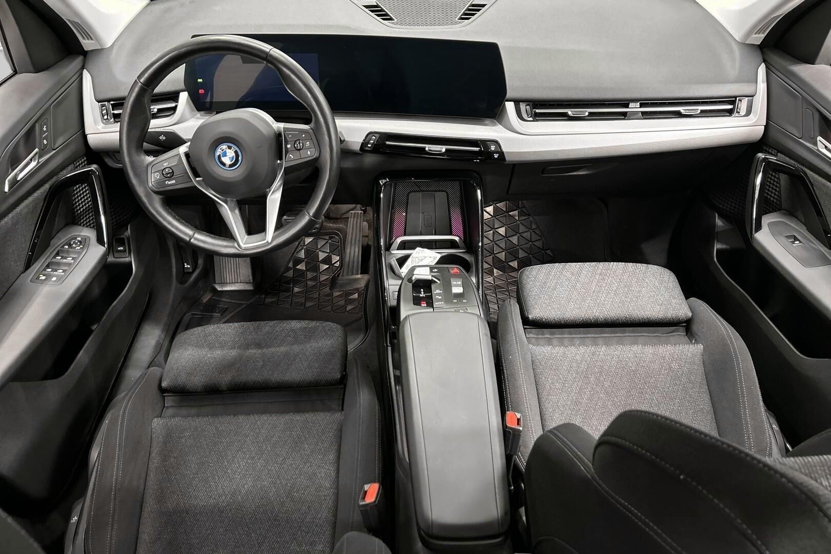BMW X1 iso kuva 11