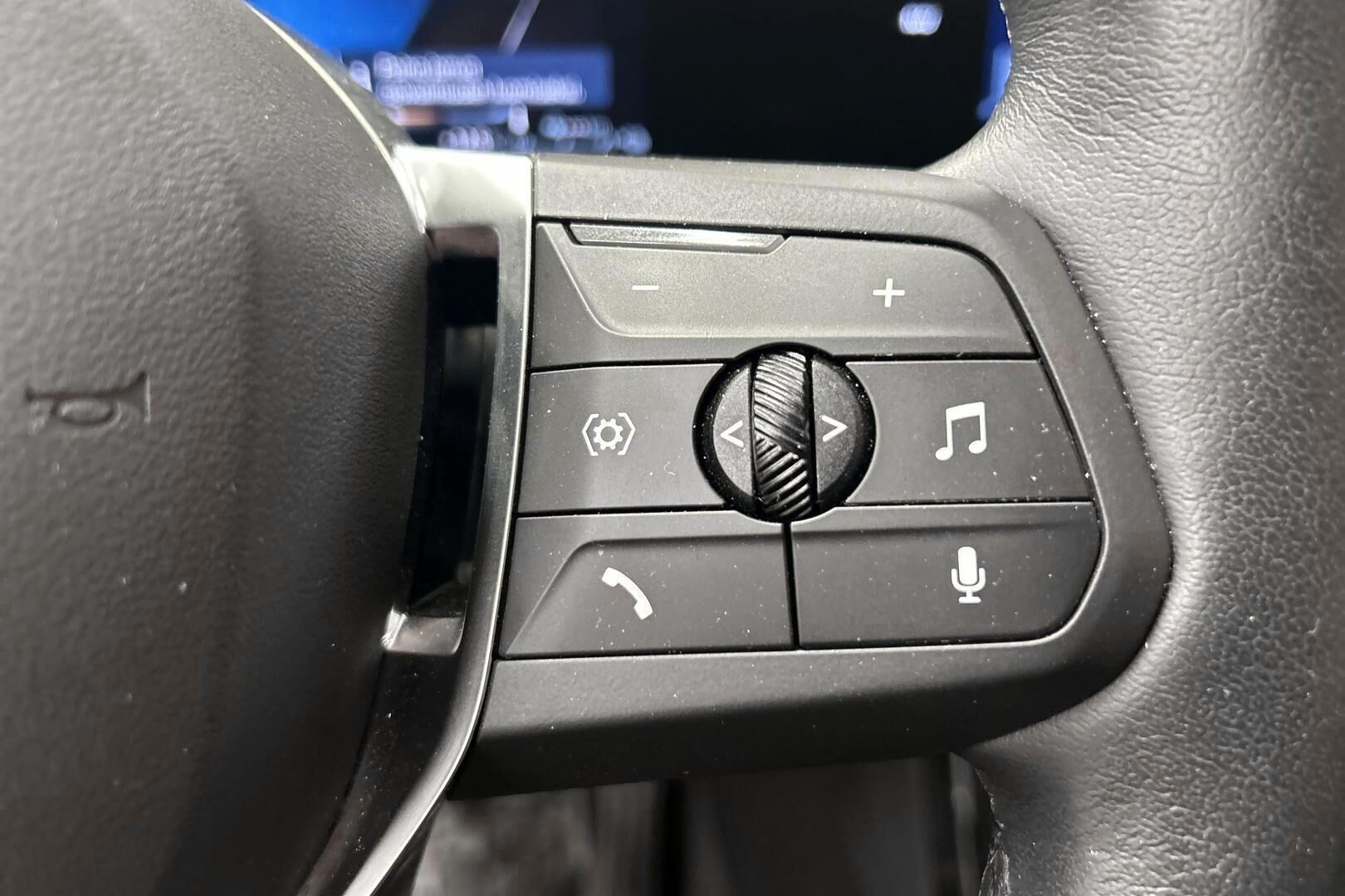 BMW X1 iso kuva 16